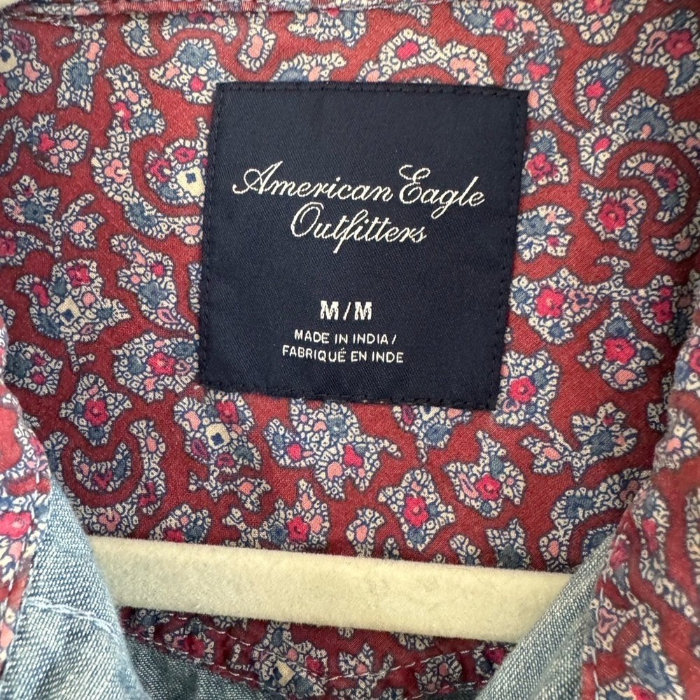 AMERICAN EAGLE Distressed Button Up Pearl Snap Lightweight Denim Shacket Size M - Picture 3 of 8